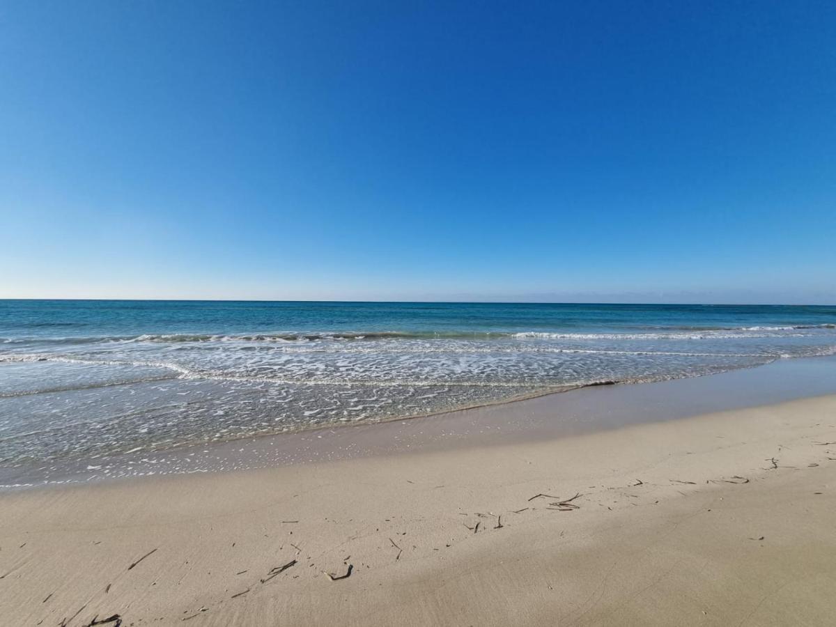 Апартаменты Fronte Mare Торре-Сан-Джованни-Удженто Экстерьер фото